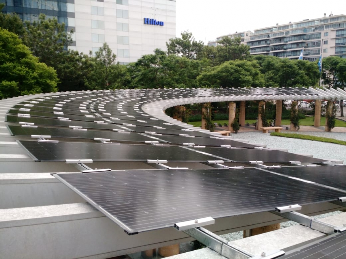 PÉRGOLA SOLAR PUERTO MADERO